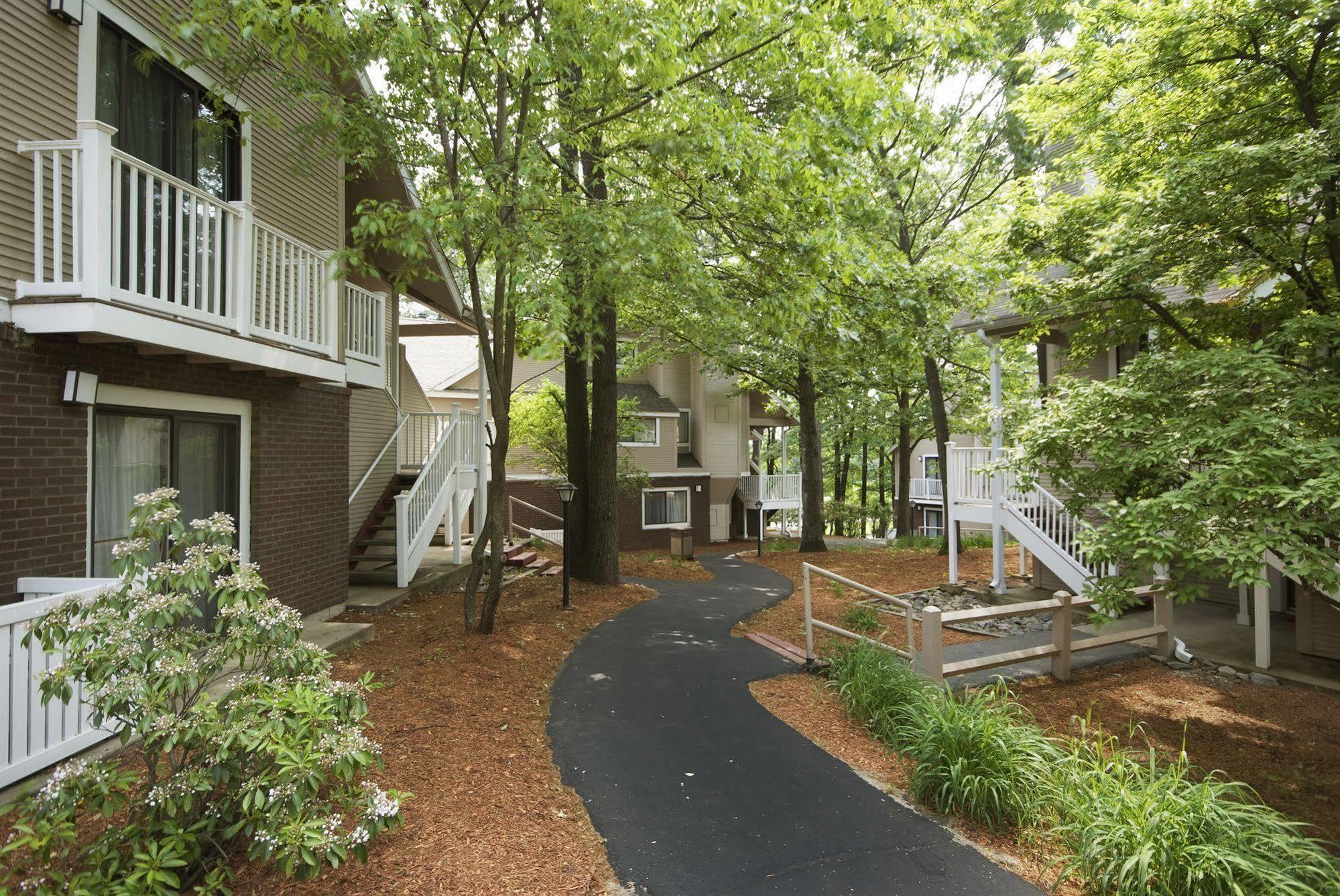 Residences At Daniel Webster Merrimack Exterior photo